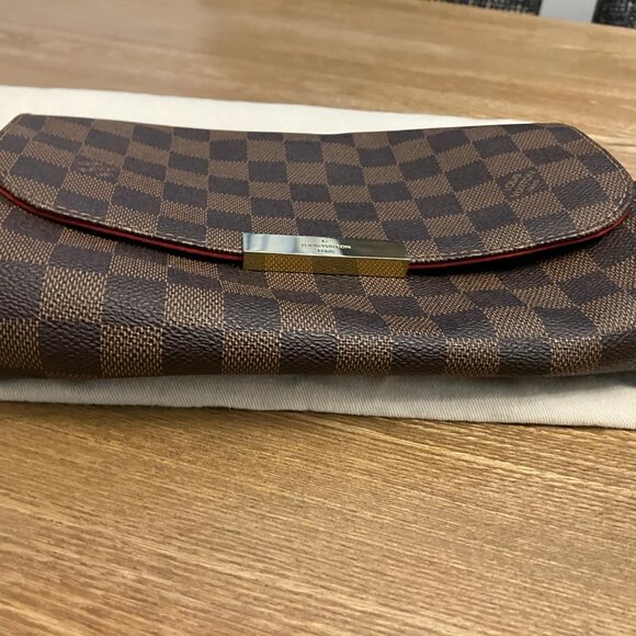 Louis Vuitton  Favorite MM - Picture 3 of 9